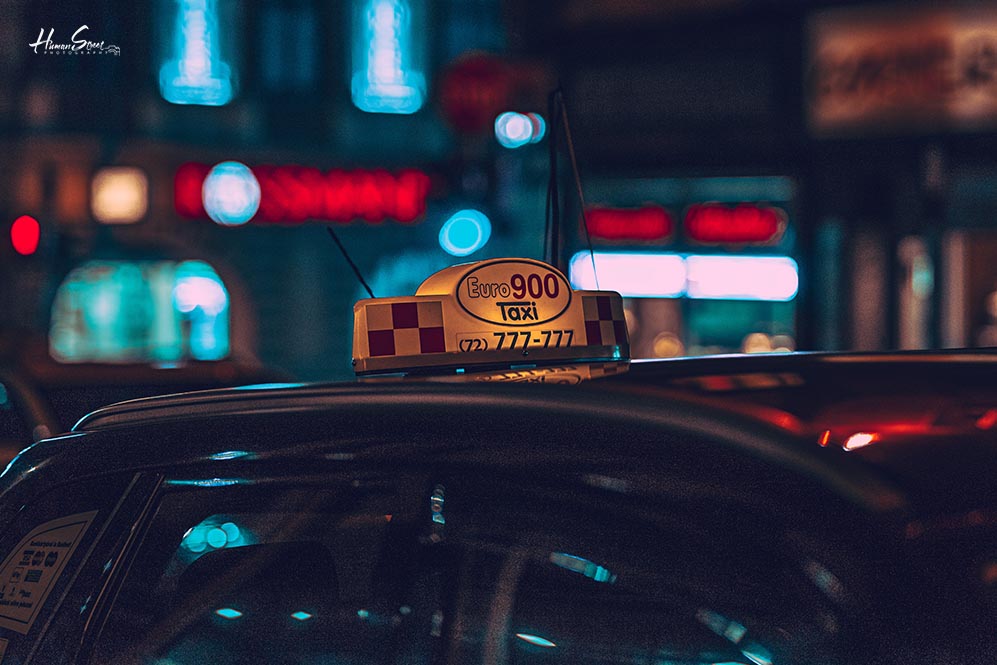 Taxi Human street
